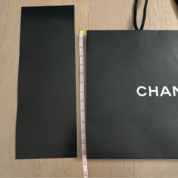 Chanel empty shopping bag - Picture 3 of 6